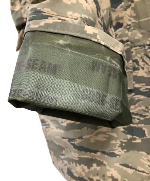 US ARMY（ユーエスアーミー）US ARMY (ユーエスアーミー) APCS GORE-TEX® MOUNTAINP ARKA／APCS ゴアテックス マウンテンパーカー カーキ サイズ:Large-Shortの古着・服飾アイテム