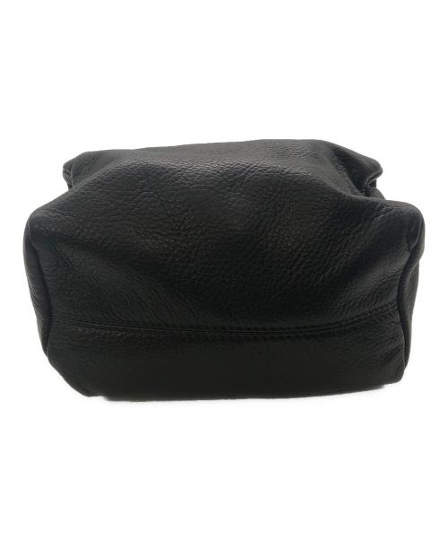 GIVENCHY（ジバンシィ）GIVENCHY (ジバンシィ) スタッズ ミニポーチ／STUDS MINI POUCH ホワイト×ブラックの古着・服飾アイテム