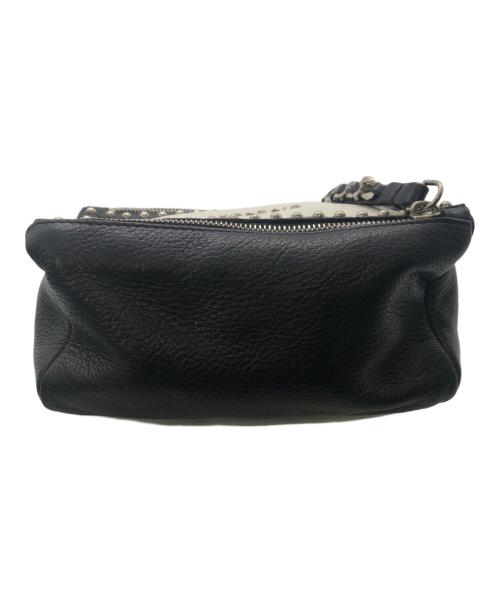 GIVENCHY（ジバンシィ）GIVENCHY (ジバンシィ) スタッズ ミニポーチ／STUDS MINI POUCH ホワイト×ブラックの古着・服飾アイテム