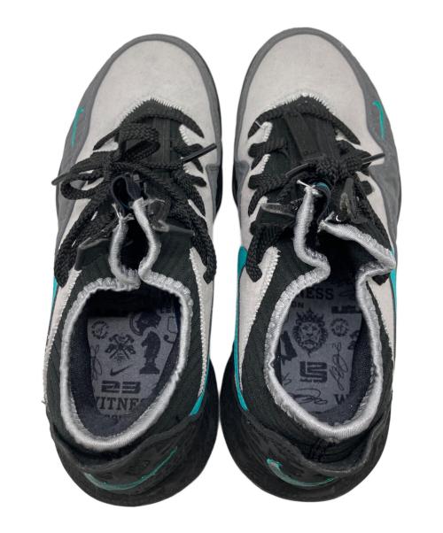 NIKE（ナイキ）NIKE (ナイキ) ローカットスニーカー グレー×グリーン サイズ:27.5cmの古着・服飾アイテム