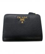 PRADAプラダ）の古着「サフィアーノレザーコンパクトウォレット／SAFFIANO LEATHER COMPACT WALLET」｜ブラック