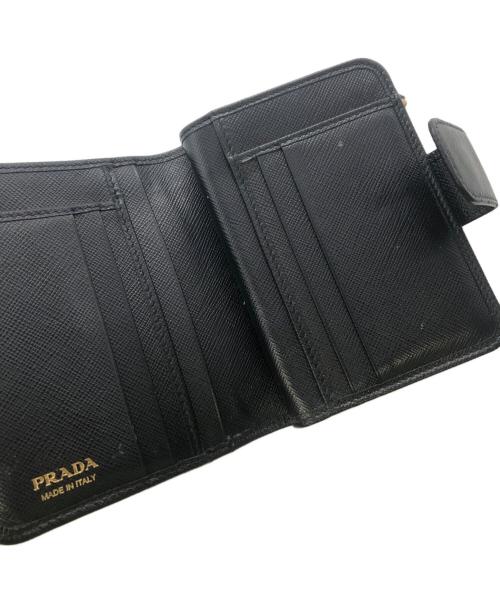 PRADA（プラダ）PRADA (プラダ) サフィアーノレザーコンパクトウォレット／SAFFIANO LEATHER COMPACT WALLET ブラックの古着・服飾アイテム