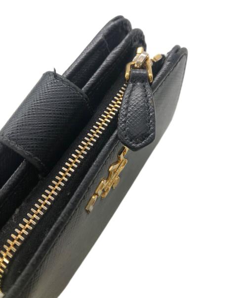 PRADA（プラダ）PRADA (プラダ) サフィアーノレザーコンパクトウォレット／SAFFIANO LEATHER COMPACT WALLET ブラックの古着・服飾アイテム