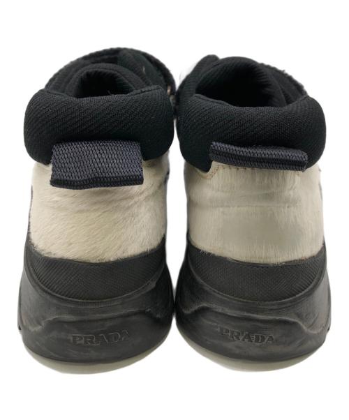 PRADA（プラダ）PRADA (プラダ) カーフヘアー ハイキングブーツ／Calf Hair Hiking Boots ホワイト×ブラック サイズ:38の古着・服飾アイテム