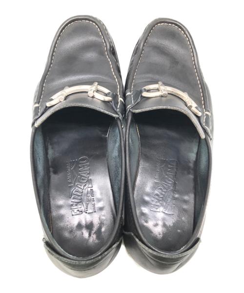Salvatore Ferragamo（サルヴァトーレ フェラガモ）Salvatore Ferragamo (サルヴァトーレ フェラガモ) ガンチーニローファー／GANCINO LOAFER ブラック サイズ:6 1/2の古着・服飾アイテム