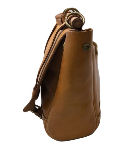 Herz（ヘルツ）Herz (ヘルツ) 棒屋根かぶせバッグ ベージュの古着・服飾アイテム