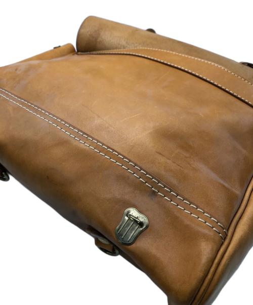 Herz（ヘルツ）Herz (ヘルツ) 棒屋根かぶせバッグ ベージュの古着・服飾アイテム