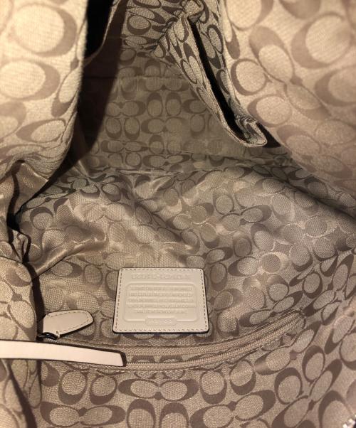 COACH（コーチ）COACH (コーチ) サリバン ホーボーバッグ／SULLIVAN HOBO BAG ベージュの古着・服飾アイテム