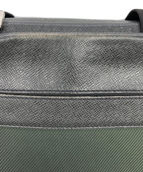 LOUIS VUITTON（ルイ ヴィトン）LOUIS VUITTON (ルイ ヴィトン) タイガ ショルダーバッグ グリーン×ブラックの古着・服飾アイテム