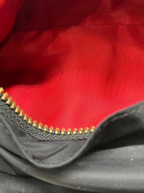 ANYA HINDMARCH（アニヤ・ハインドマーチ）ANYA HINDMARCH (アニヤ・ハインドマーチ) ショルダーポーチ ブラックの古着・服飾アイテム