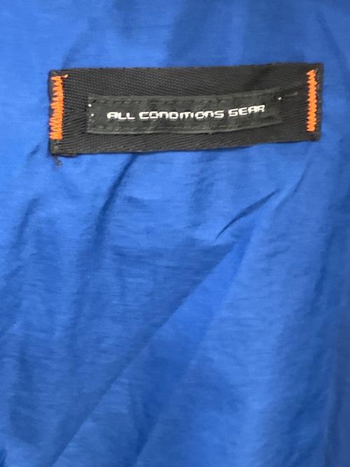 NIKE ACG（ナイキエーシージー）NIKE ACG (ナイキエーシージー) パッカブルアノラックパーカー ネイビー サイズ:ｍの古着・服飾アイテム