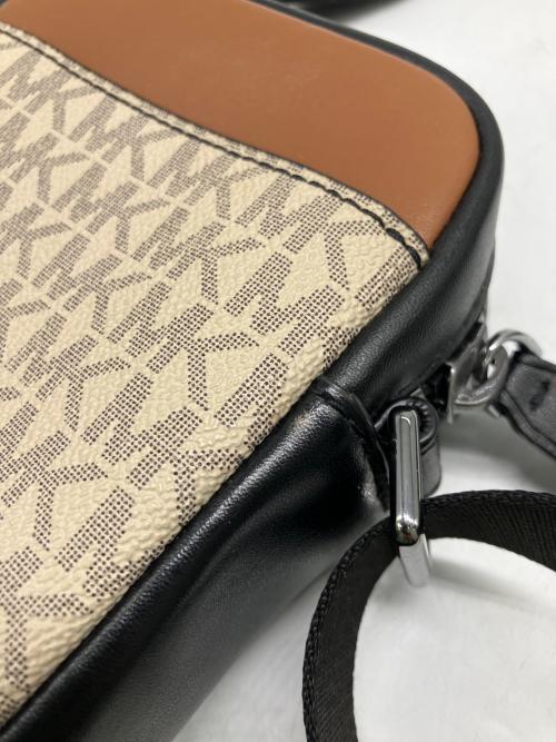 MICHAEL KORS（マイケル・コース）MICHAEL KORS (マイケル・コース) ショルダーバッグ ブラック×ブラウンの古着・服飾アイテム