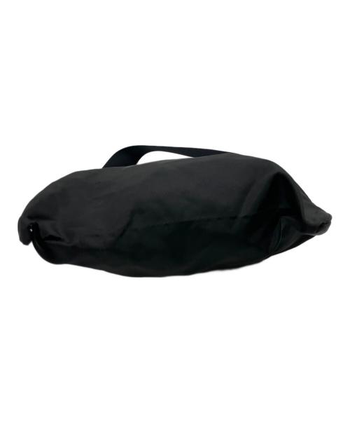 PRADA（プラダ）PRADA (プラダ) ナイロンショルダーバッグ ブラックの古着・服飾アイテム