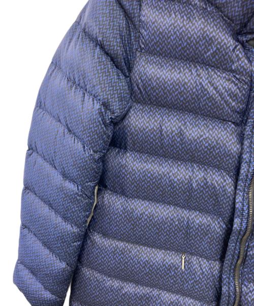 MaxMara（マックスマーラ）MaxMara (マックスマーラ) ヘリボーンプリントダウンコート ネイビー サイズ:40の古着・服飾アイテム