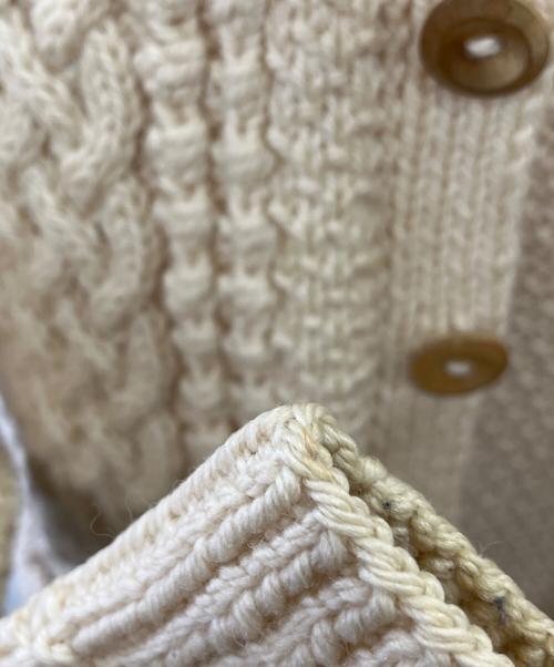 INVERALLAN（インバーアラン）INVERALLAN (インバーアラン) ケーブルニットカーディガン アイボリー サイズ:Freeの古着・服飾アイテム