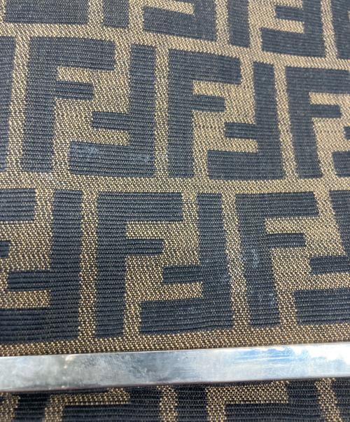 FENDI（フェンディ）FENDI (フェンディ) ズッカ ショルダーバッグ ベージュの古着・服飾アイテム