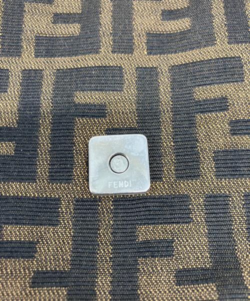 FENDI（フェンディ）FENDI (フェンディ) ズッカ ショルダーバッグ ベージュの古着・服飾アイテム