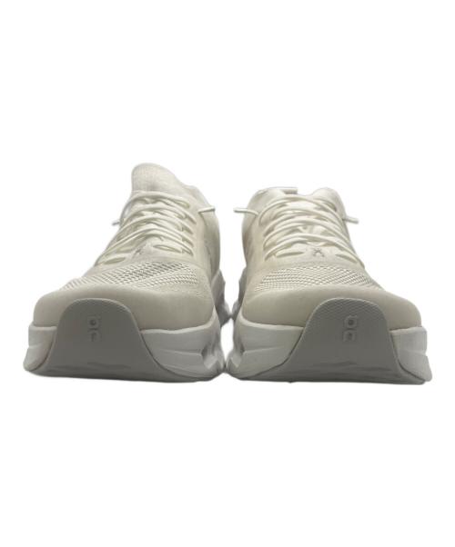 on（オン）on (オン) Cloudtilt Moon アイボリー サイズ:23.5cmの古着・服飾アイテム