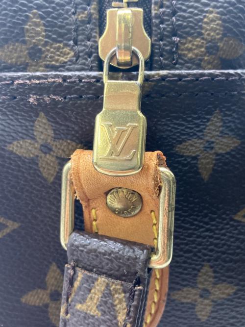 LOUIS VUITTON（ルイ ヴィトン）LOUIS VUITTON (ルイ ヴィトン) ショルダーバッグ ブラウンの古着・服飾アイテム