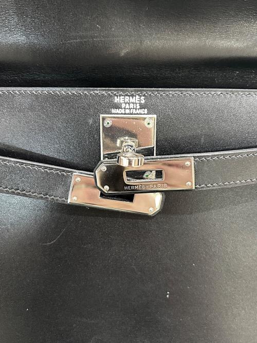 HERMES（エルメス）HERMES (エルメス) Kelly 28 ケリー 28/外縫い/ボックスカーフ/ブラック/▢D刻印：2000年製造/シルバー金具 ブラック サイズ:28の古着・服飾アイテム