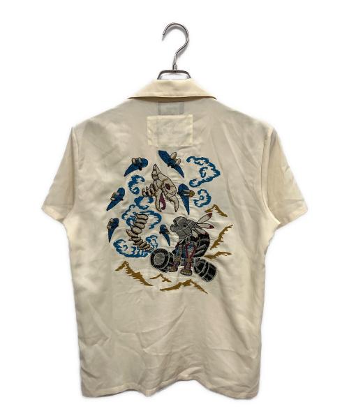 glamb（グラム）glamb (グラム) ジョジョと奇妙な冒険 半袖シャツ イエロー サイズ:2の古着・服飾アイテム