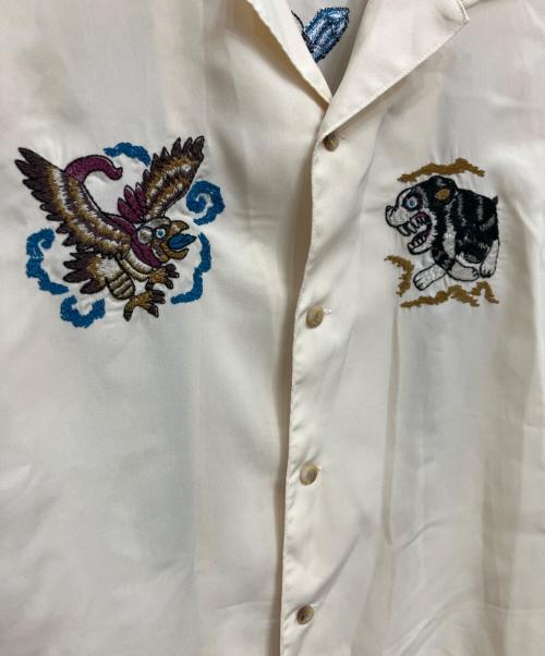 glamb（グラム）glamb (グラム) ジョジョと奇妙な冒険 半袖シャツ イエロー サイズ:2の古着・服飾アイテム