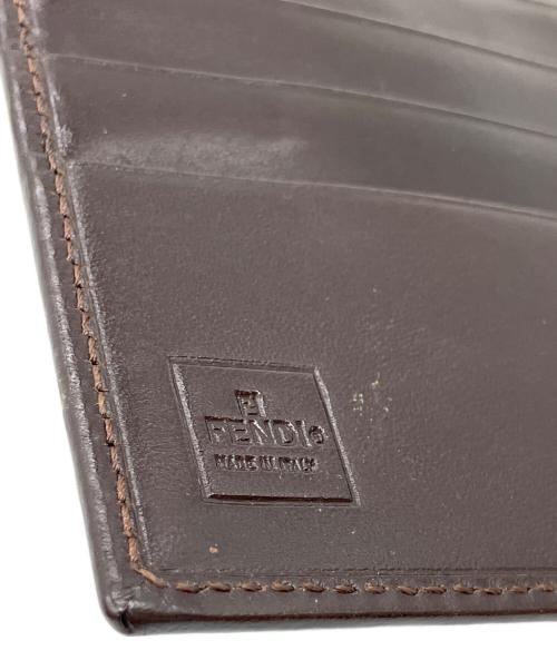 FENDI（フェンディ）FENDI (フェンディ) 2つ折り財布 ブラウンの古着・服飾アイテム