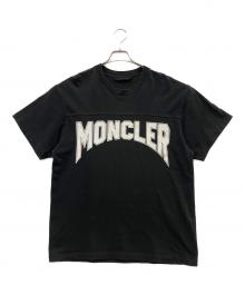 MONCLER（モンクレール）の古着「23SS グリッター ラメ ロゴ フットボール Tシャツ」｜ブラック