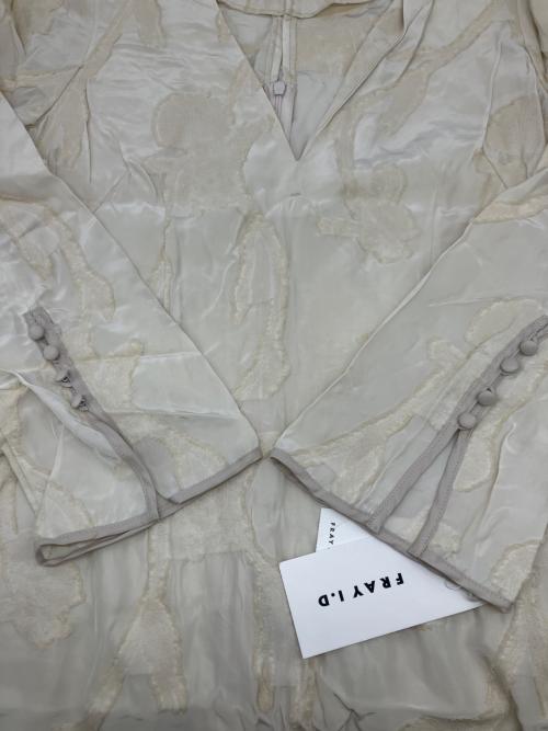 FRAY ID（フレイ アイディー）FRAY ID (フレイ アイディー) 長袖ワンピース ベージュ サイズ:1 未使用品の古着・服飾アイテム