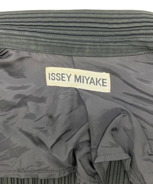 ISSEY MIYAKE（イッセイミヤケ）ISSEY MIYAKE (イッセイミヤケ) プリーツジャケット ブラック サイズ:Lの古着・服飾アイテム