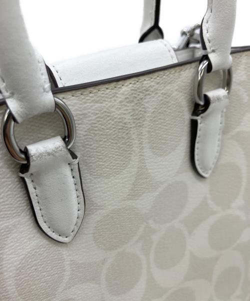 COACH（コーチ）COACH (コーチ) ショルダーバッグ ホワイトの古着・服飾アイテム