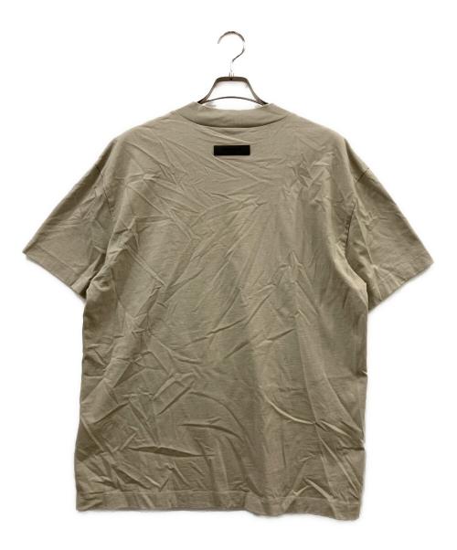 FOG ESSENTIALS（フィアオブゴッド エッセンシャル）FOG ESSENTIALS (フィアオブゴッド エッセンシャル) 半袖カットソー ベージュ サイズ:Mの古着・服飾アイテム