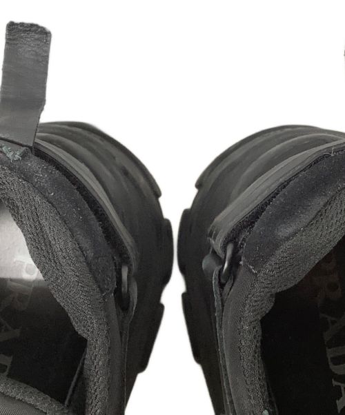 PRADA（プラダ）PRADA (プラダ) 2EE324 ペガサス ブラック サイズ:6 1/2の古着・服飾アイテム