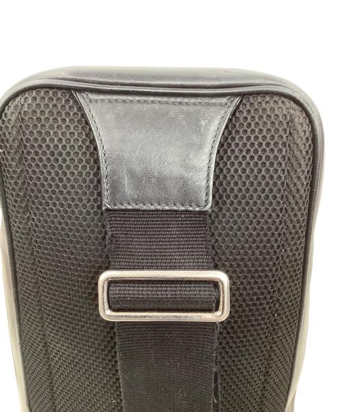 GUCCI（グッチ）GUCCI (グッチ) クロスボディーバッグ ブラックの古着・服飾アイテム