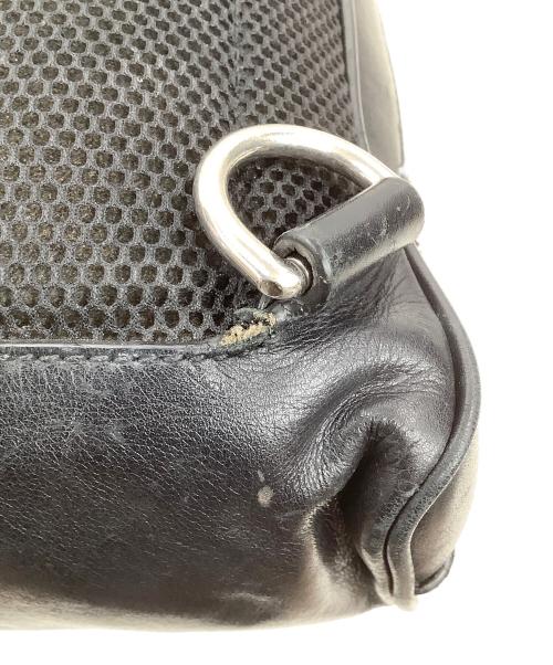 GUCCI（グッチ）GUCCI (グッチ) クロスボディーバッグ ブラックの古着・服飾アイテム