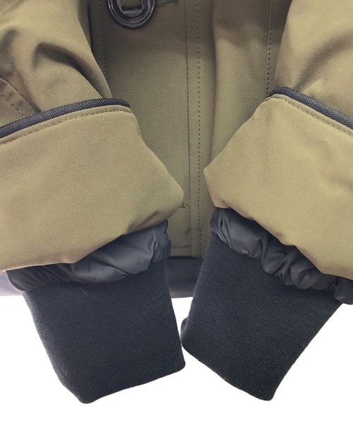 CANADA GOOSE（カナダグース）CANADA GOOSE (カナダグース) ダウンジャケット カーキ サイズ:Mの古着・服飾アイテム