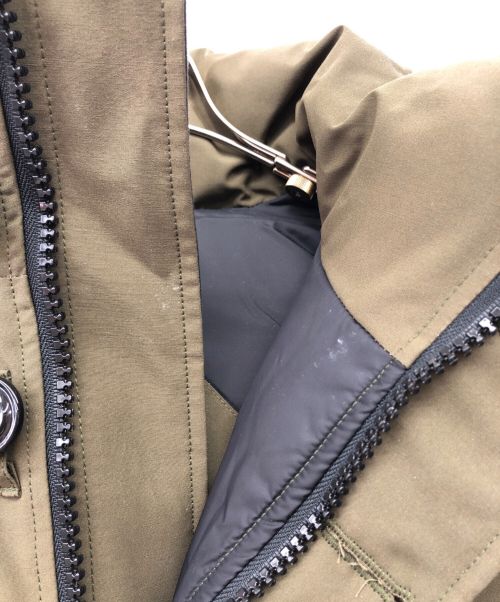 CANADA GOOSE（カナダグース）CANADA GOOSE (カナダグース) ダウンジャケット カーキ サイズ:Mの古着・服飾アイテム