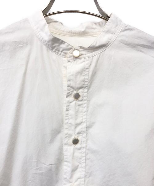 SCYE（サイ）SCYE (サイ) バンドカラーシャツ ホワイト サイズ:40の古着・服飾アイテム