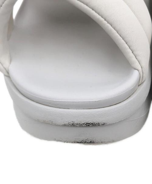 NIKE（ナイキ）NIKE (ナイキ) サンダル ベージュ サイズ:25cmの古着・服飾アイテム