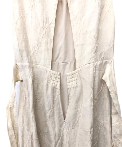 FRAY ID（フレイ アイディー）FRAY ID (フレイ アイディー) ドレスワンピ アイボリー 未使用品の古着・服飾アイテム