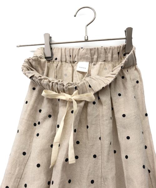 かぐれ（カグレ）かぐれ (カグレ) スカート ベージュ サイズ:FREE 未使用品の古着・服飾アイテム