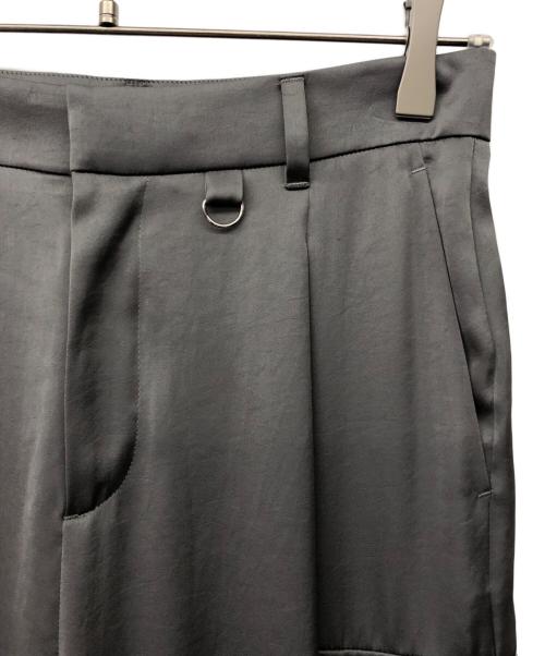 EVERYDAY I LIKE.（エヴリデイ アイ ライク）EVERYDAY I LIKE. (エヴリデイ アイ ライク) サテンカーゴパンツ カーキ サイズ:36の古着・服飾アイテム