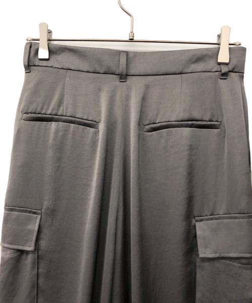 EVERYDAY I LIKE.（エヴリデイ アイ ライク）EVERYDAY I LIKE. (エヴリデイ アイ ライク) サテンカーゴパンツ カーキ サイズ:36の古着・服飾アイテム