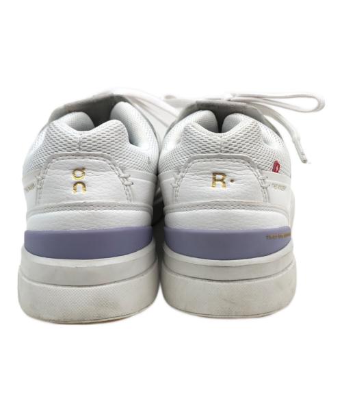 on（オン）on (オン) スニーカー ホワイト サイズ:24cmの古着・服飾アイテム