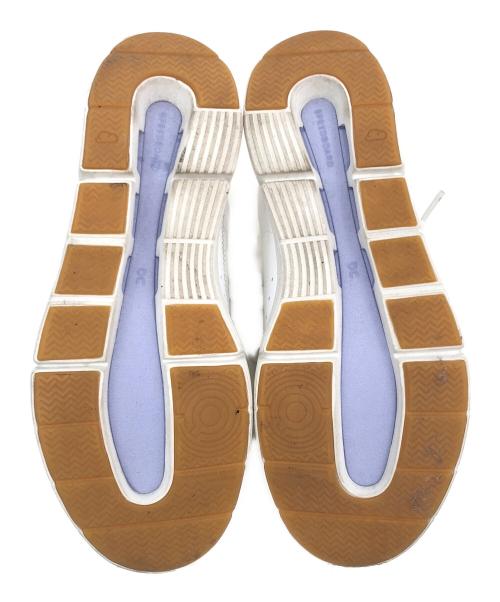 on（オン）on (オン) スニーカー ホワイト サイズ:24cmの古着・服飾アイテム