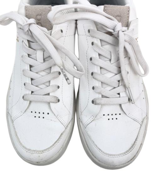 on（オン）on (オン) スニーカー ホワイト サイズ:24cmの古着・服飾アイテム