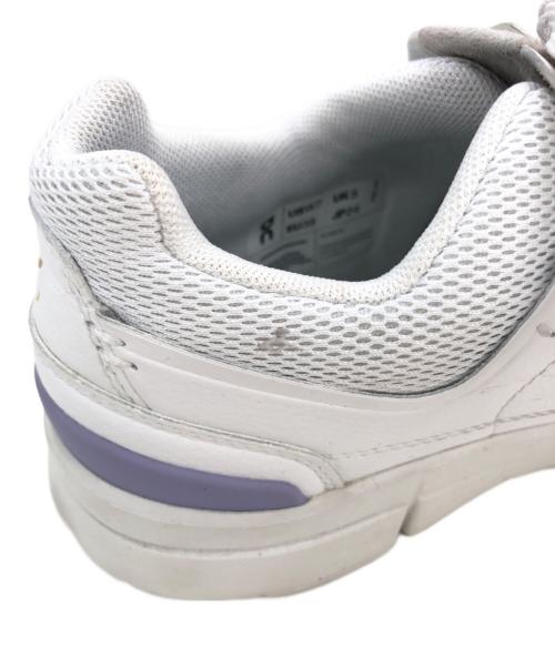 on（オン）on (オン) スニーカー ホワイト サイズ:24cmの古着・服飾アイテム