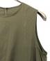 中古・古着 universal tissu (ユニバーサルティシュ) ノースリーブワンピース オリーブ サイズ:不明：6000円
