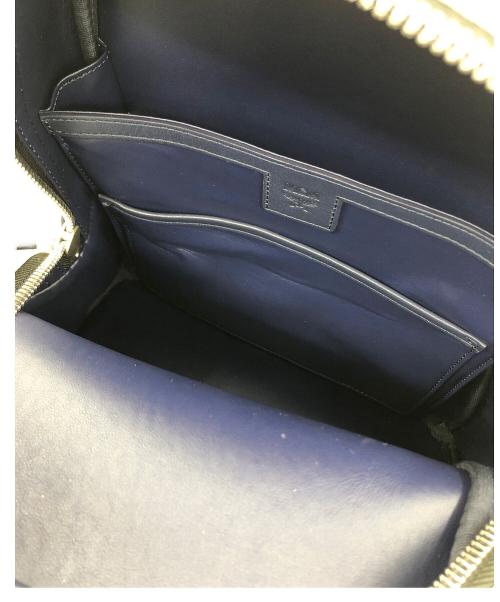 MCM（エムシーエム）MCM (エムシーエム) リュック ホワイトの古着・服飾アイテム