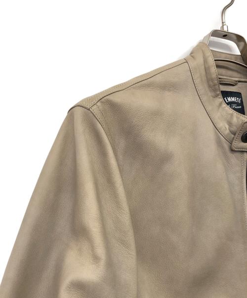 EMMETI（エンメティ）EMMETI (エンメティ) シングルライダースジャケット ベージュ サイズ:50の古着・服飾アイテム